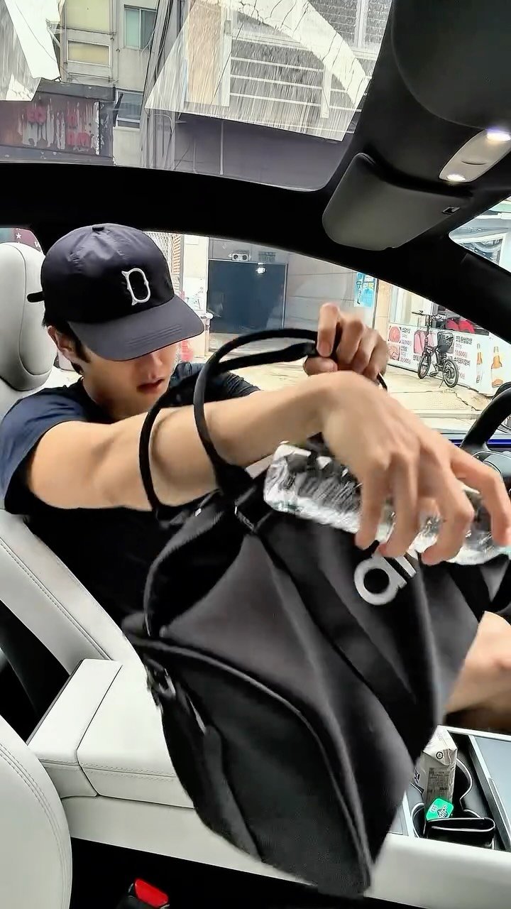 hiwonik 게시물 이미지: 네.. 운동하고 올게요…