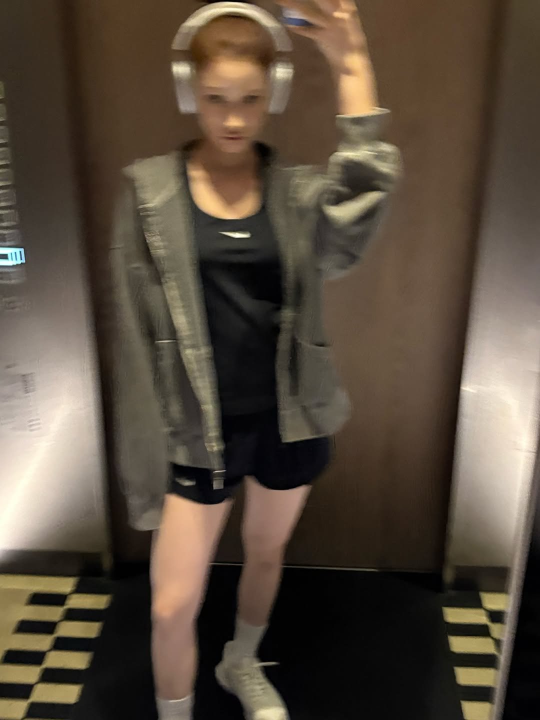 Photo by 휴닝바히에 HUENING BAHIYYIH on October 16, 2025. May be an image of one or more people, sportswear, shorts, sweatpants, portable cassette player and text.