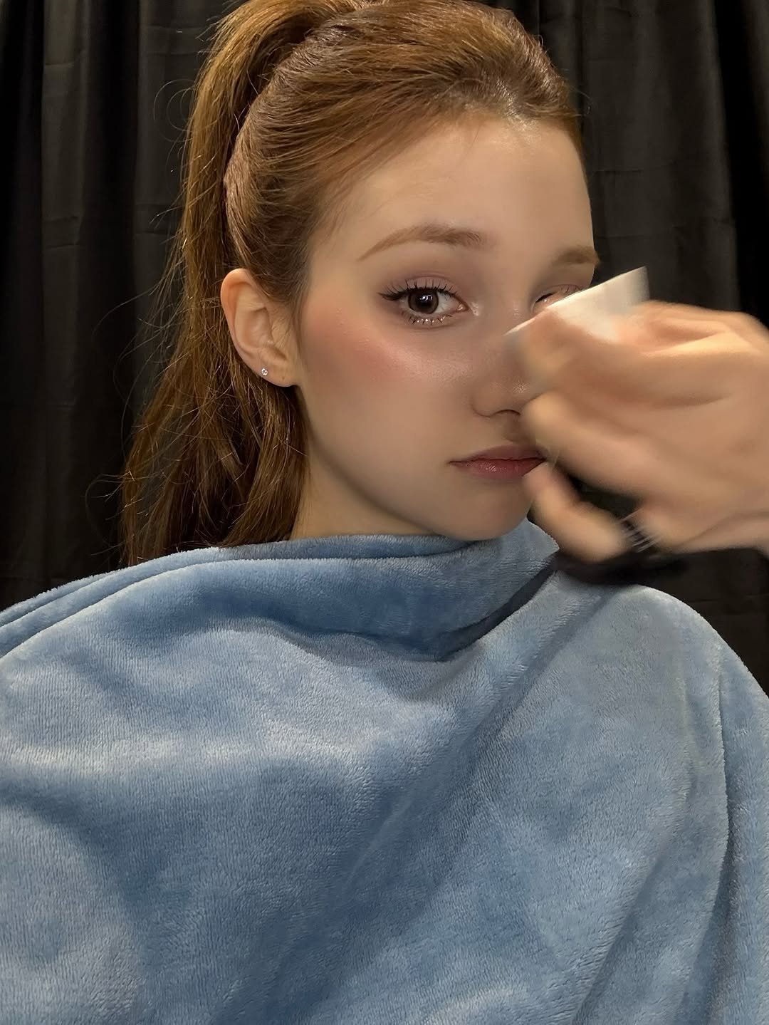 Photo by 휴닝바히에 HUENING BAHIYYIH on October 01, 2025. May be a closeup of one or more people, makeup, eyeliner and text.