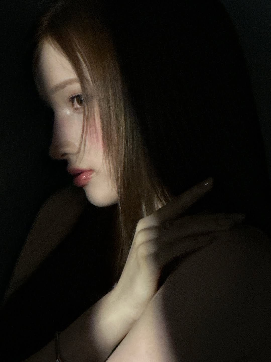 Photo by 휴닝바히에 HUENING BAHIYYIH on September 11, 2025. May be an image of one or more people, hair and makeup.