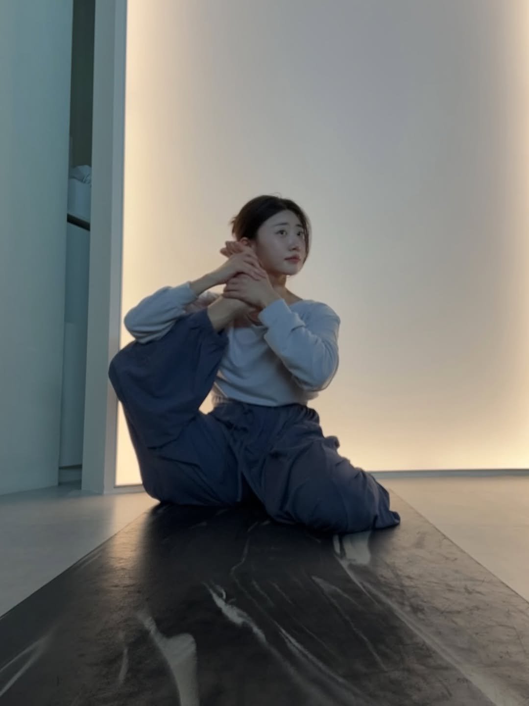 Photo shared by 혜둉트🍑| 운동•홈트•웨이트•다이어트 on October 04, 2025 tagging @official.dhyani.