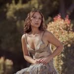 laufey 프로필 사진