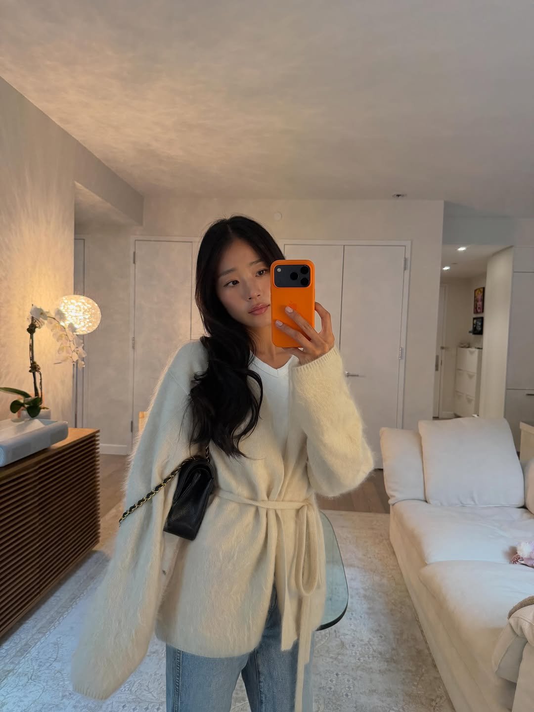 hjevelyn 게시물 이미지: dump. new vlog out🎥