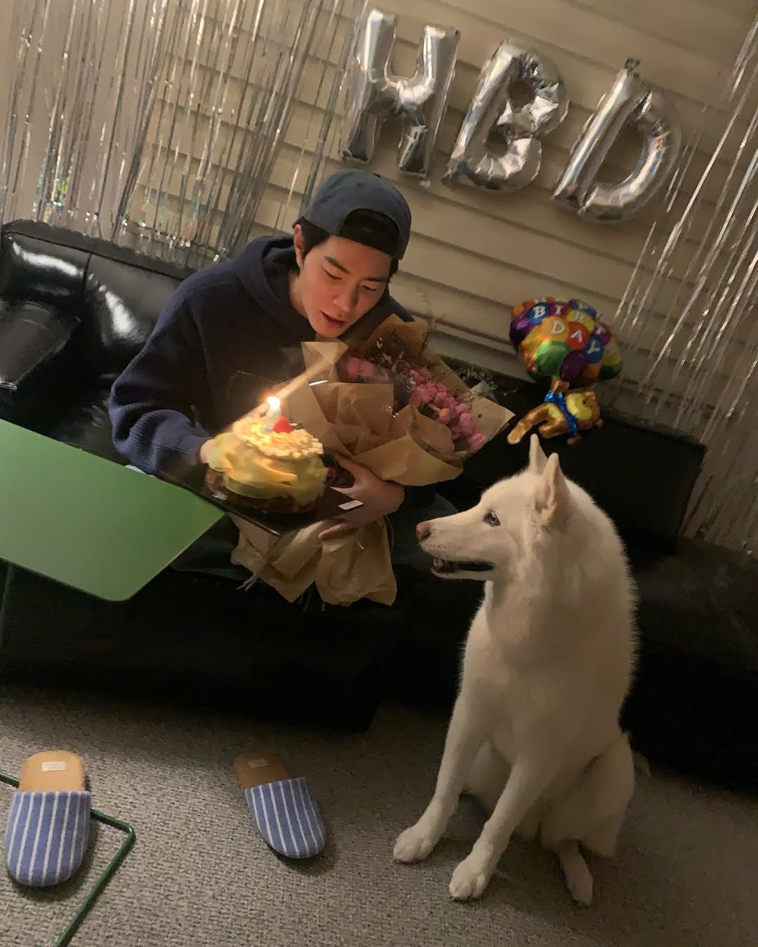 Photo shared by 홍종현 on February 05, 2025 tagging @alloso_official, and @zama_jin.