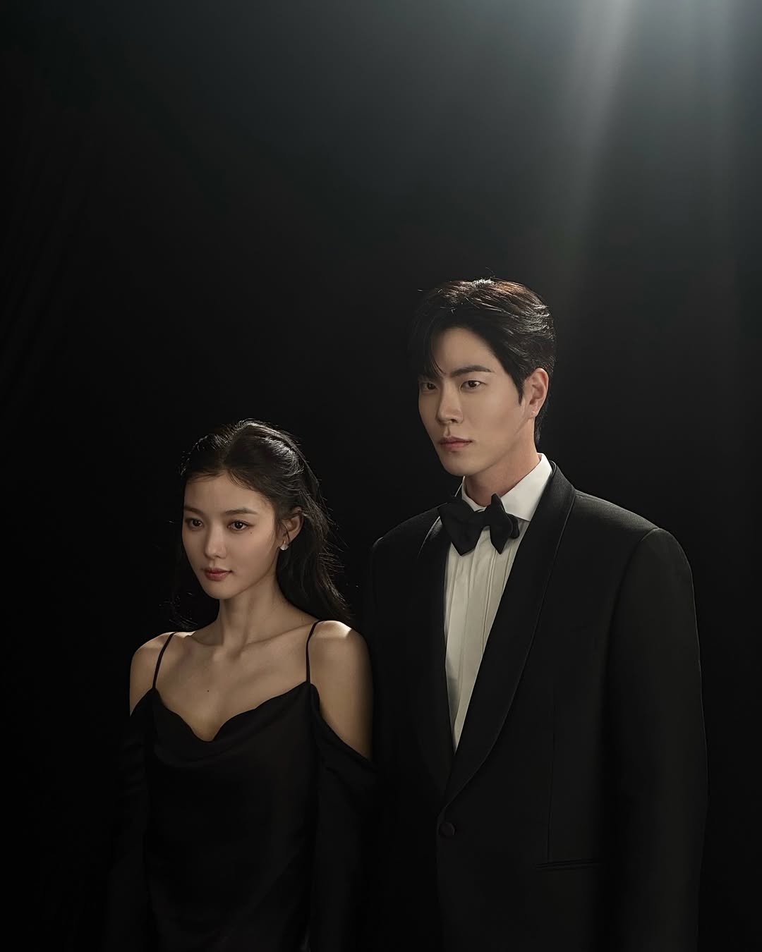 Photo by 홍종현 on December 03, 2025. May be an image of one or more people, dinner jacket and text.