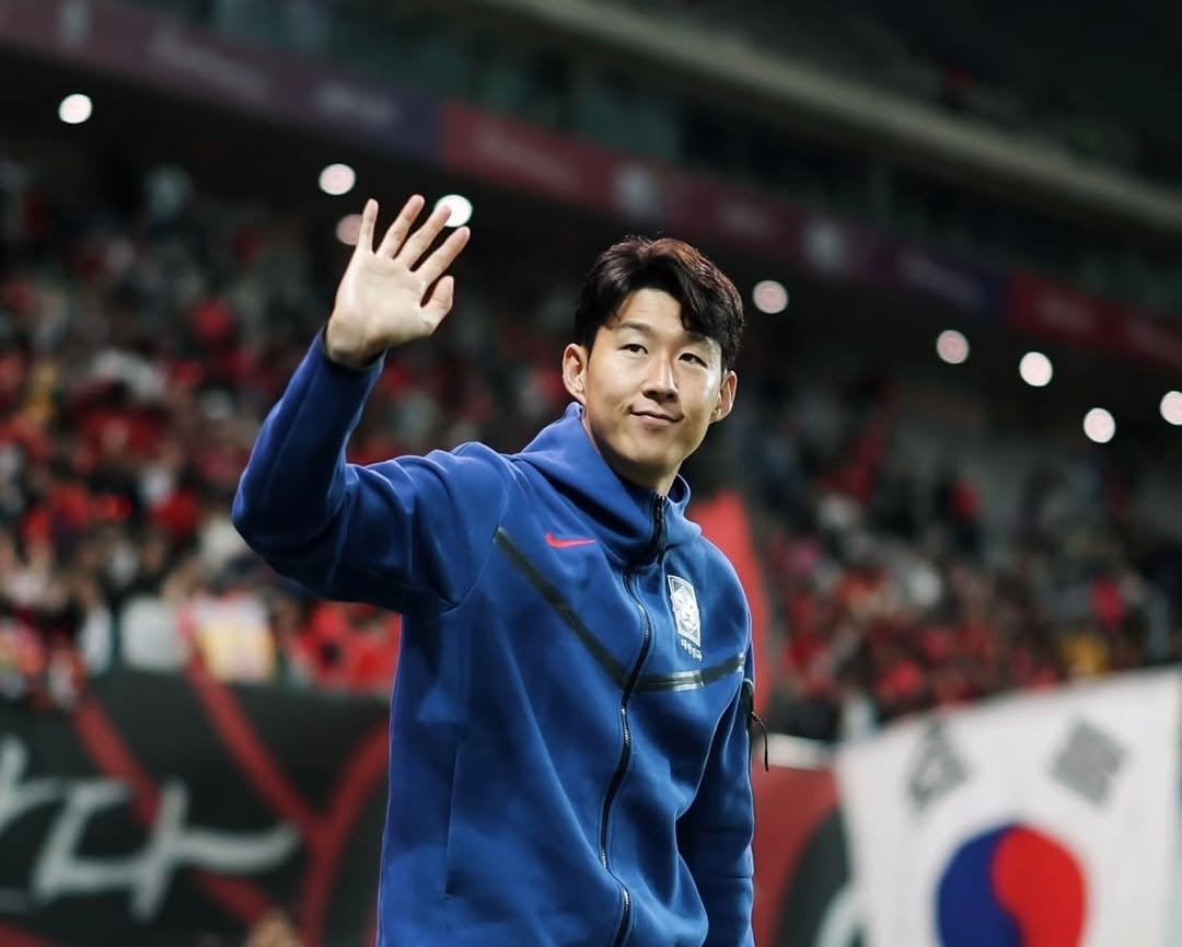 Photo by Son HeungMin(손흥민)🇰🇷 on October 15, 2025. May be an image of football, soccer, stadium and text.