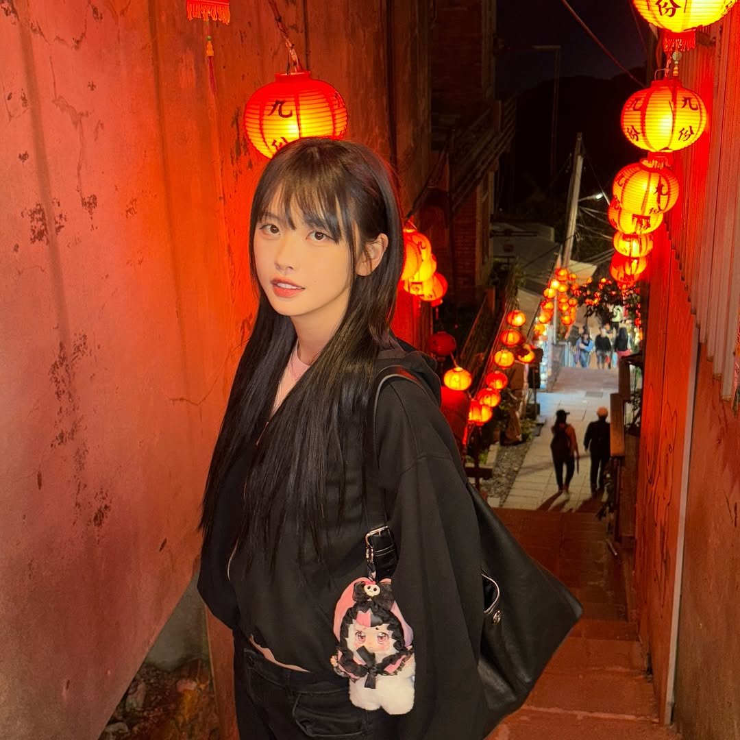 Photo by 고말숙 on March 17, 2026. May be an image of lantern, Fushimi Inari Taisha and text.