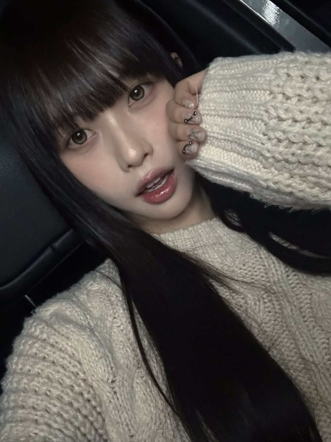 Photo by 고말숙 on April 14, 2026. May be a selfie of one or more people, hair and text.