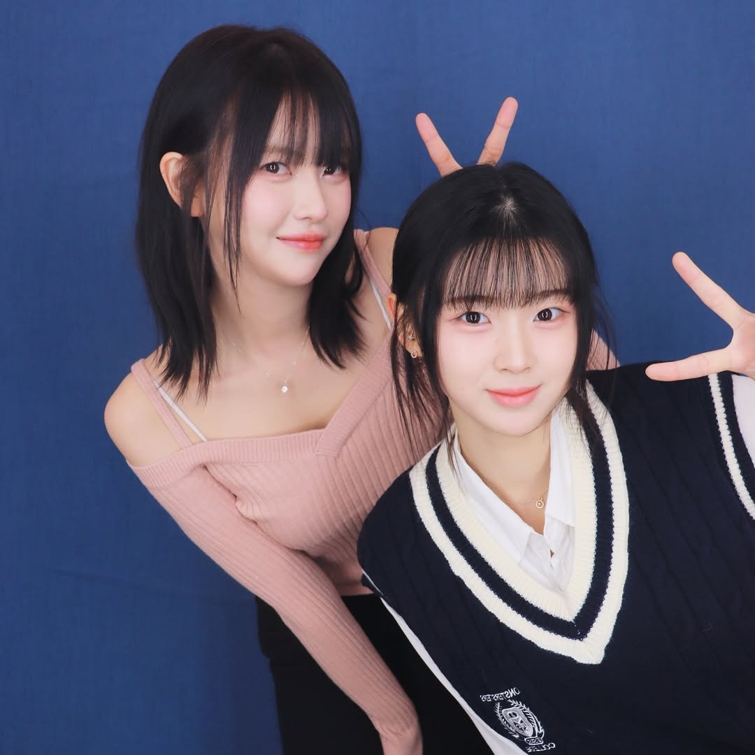 Photo shared by 고말숙 on December 27, 2025 tagging @oljbll_. May be an image of one or more people, hair, top and text.