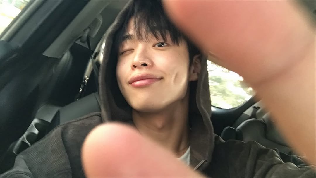 Photo by 정호균 on November 21, 2025. May be a selfie of one or more people and text.