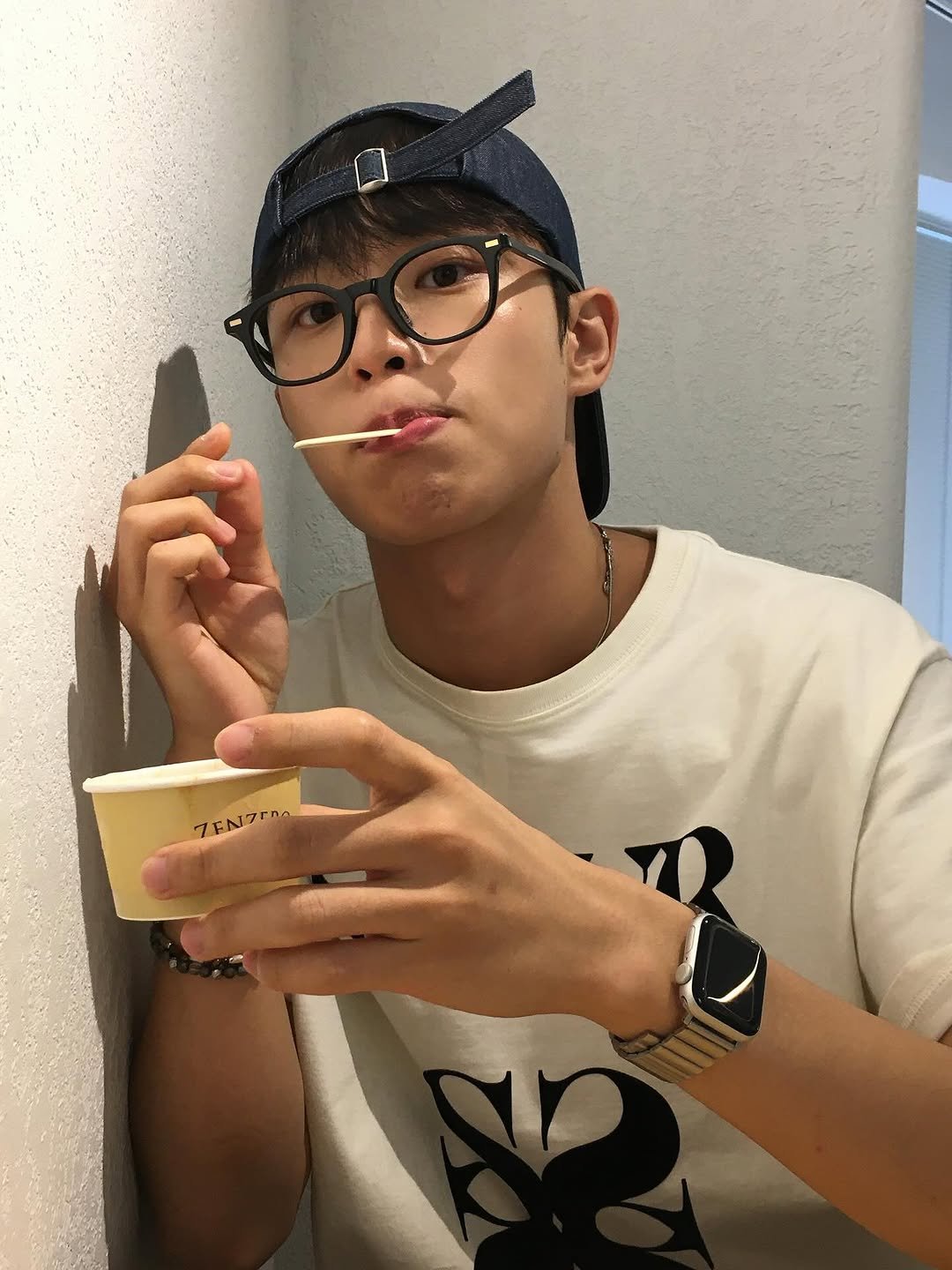 Photo by 정호균 on September 06, 2025. May be an image of 1 person, gelato, bolo tie and text.
