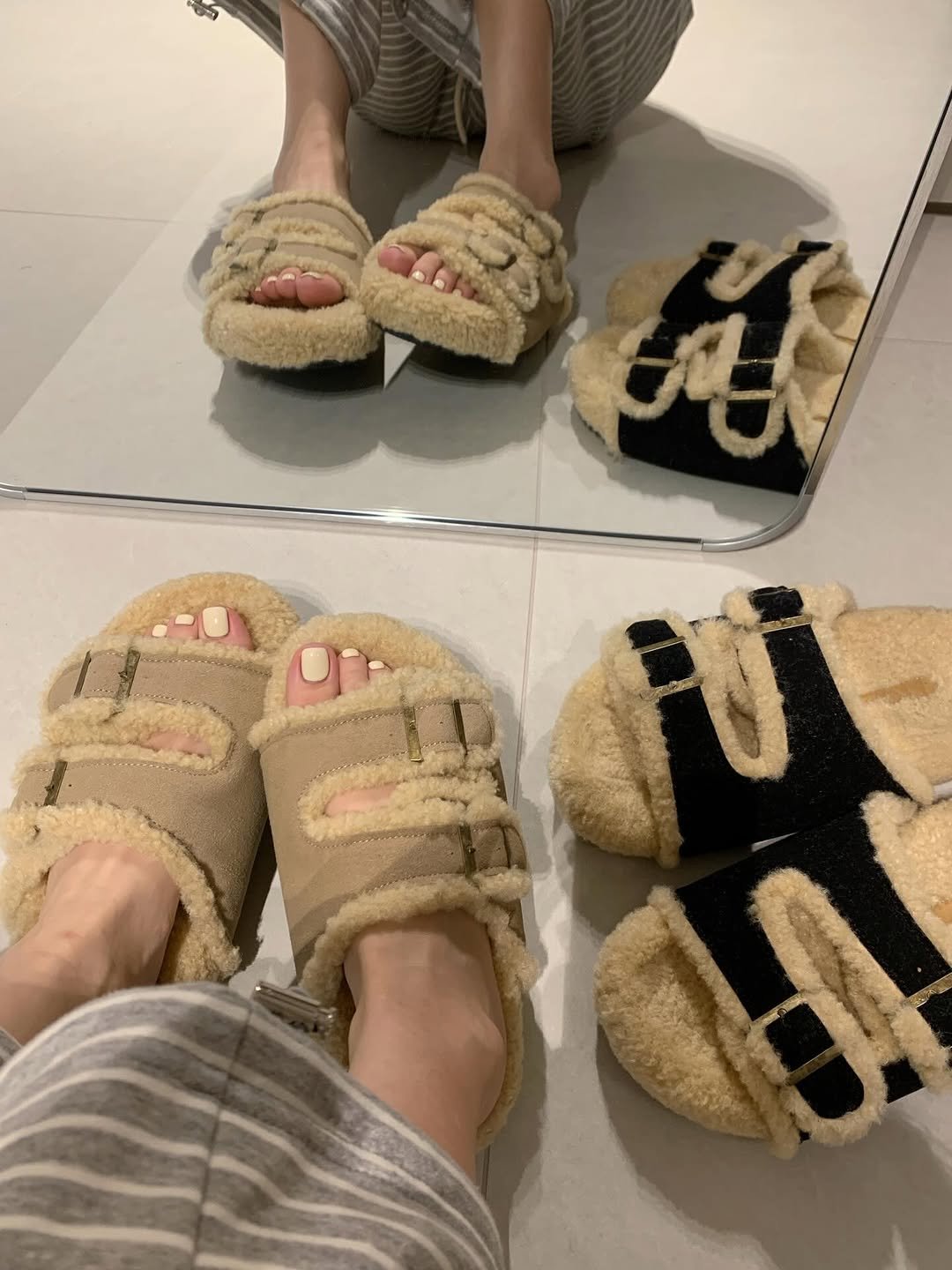 Photo by (주)홀리 on November 27, 2025. May be an image of espadrilles, sandals and text.