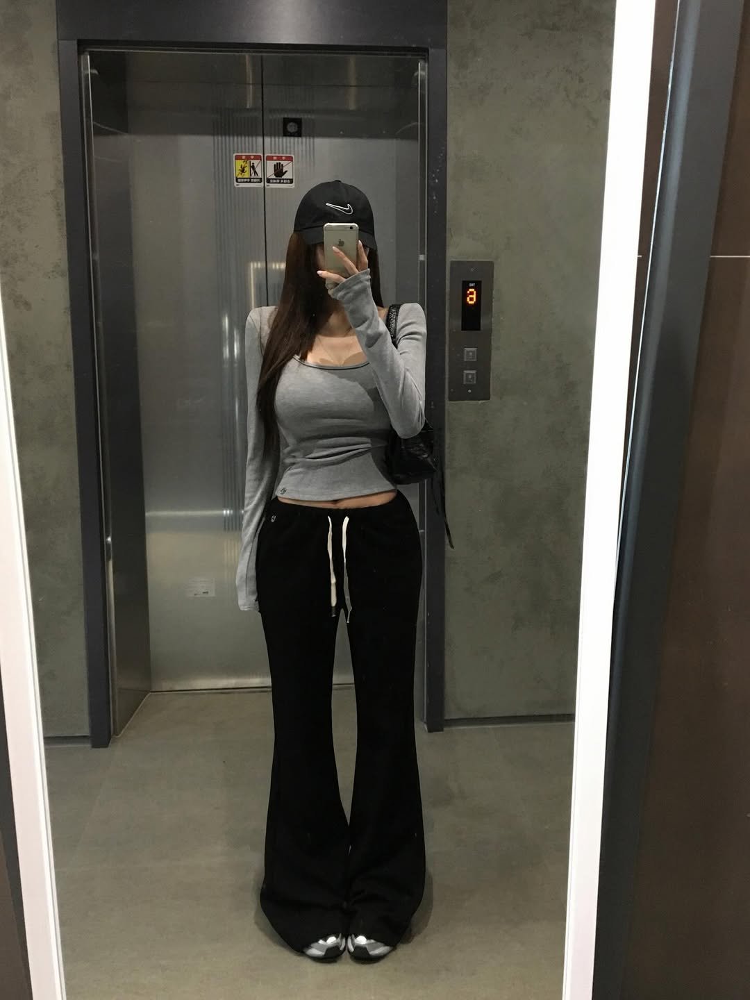 Photo by 홀리 on March 05, 2026. May be an image of sweatpants and text that says 'KC a a'.