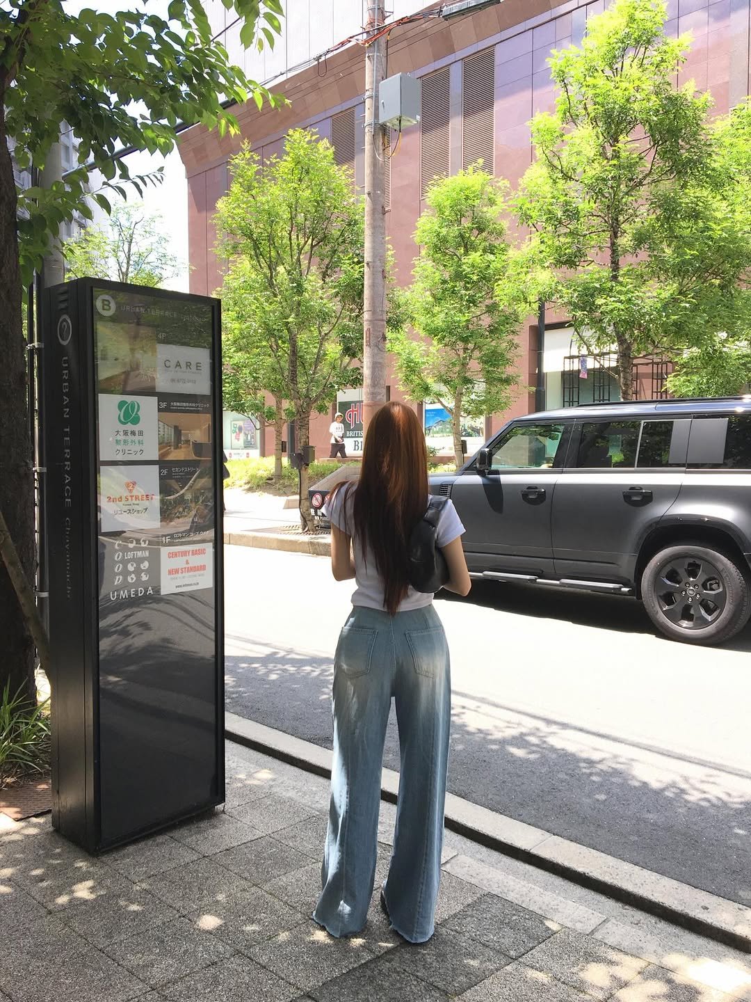 holly_meing 게시물 이미지: 탄탄한 고퀄 기본티에 , 라인감이 너무 예쁜 여름 데님 조합은 말해뭐해 🥹
누적...