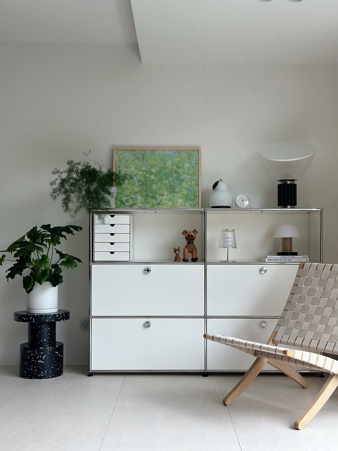 Photo shared by 스윗홈예나 | 아기가사는집 | 애개육아 on August 04, 2025 tagging @madame_kk_home, and @a_livingroom.kr. May be an image of credenza, bureau, living room, indoors and text.