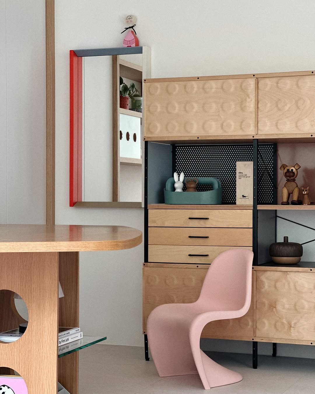 Photo shared by 스윗홈예나 | 아기가사는집 | 애개육아 on July 31, 2025 tagging @vitra, @nordicnest.kr, @haykorea, and @tecta_kr. May be an image of sink, armchair, desk, bureau, rack, indoors and text.