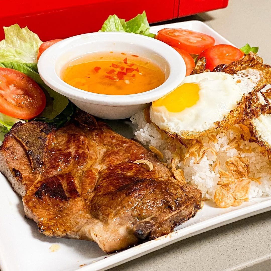 homecook_recipe 게시물 이미지: First time cooking Broken Rice pork chop 🍛 ...