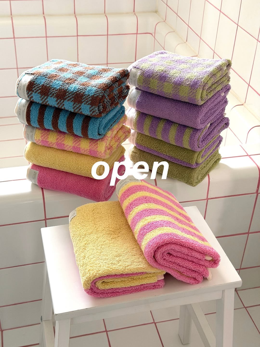 Photo by 홈멍멍 최혜미 on November 13, 2025. May be an image of towel rack, towel, bathmat, blanket, crochet and text that says 'GRSE open en 아'.