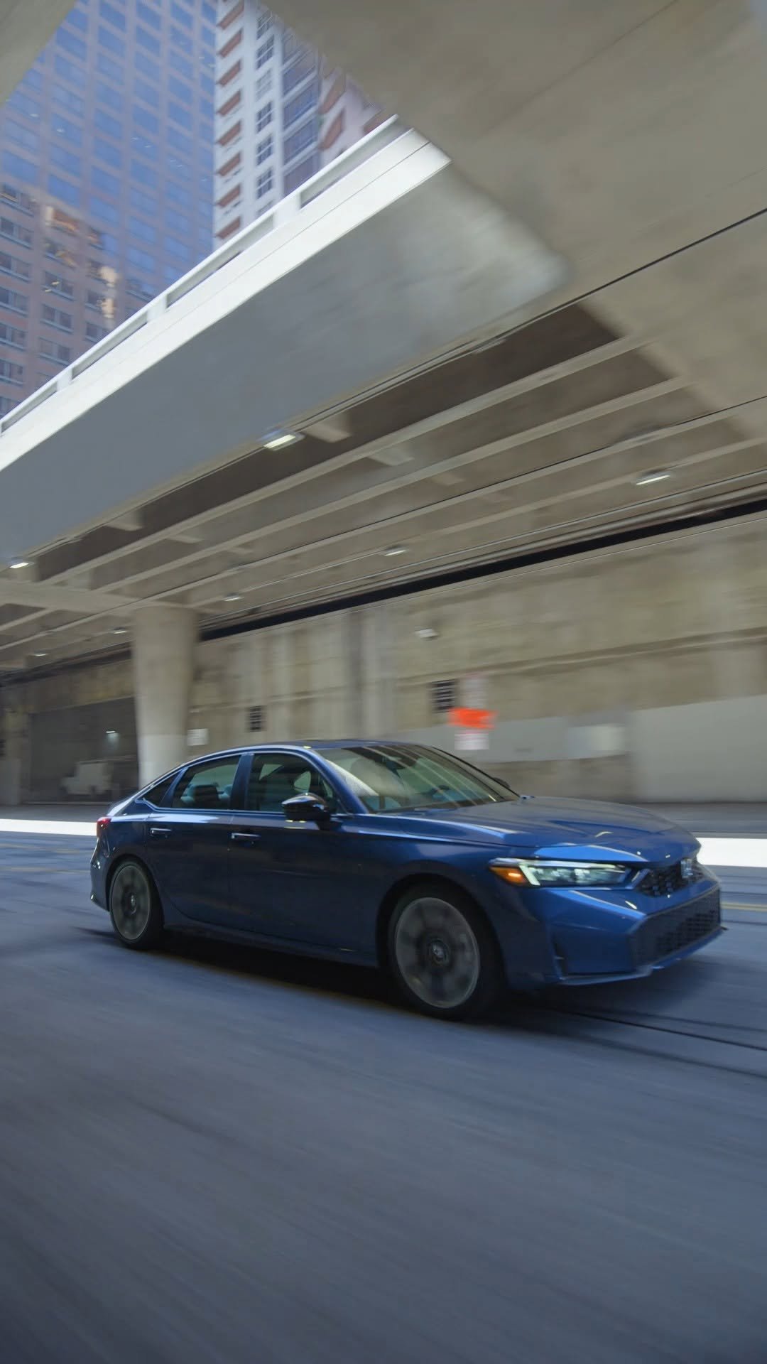 honda 게시물 이미지: The Civic Hybrid gives you more miles so you...