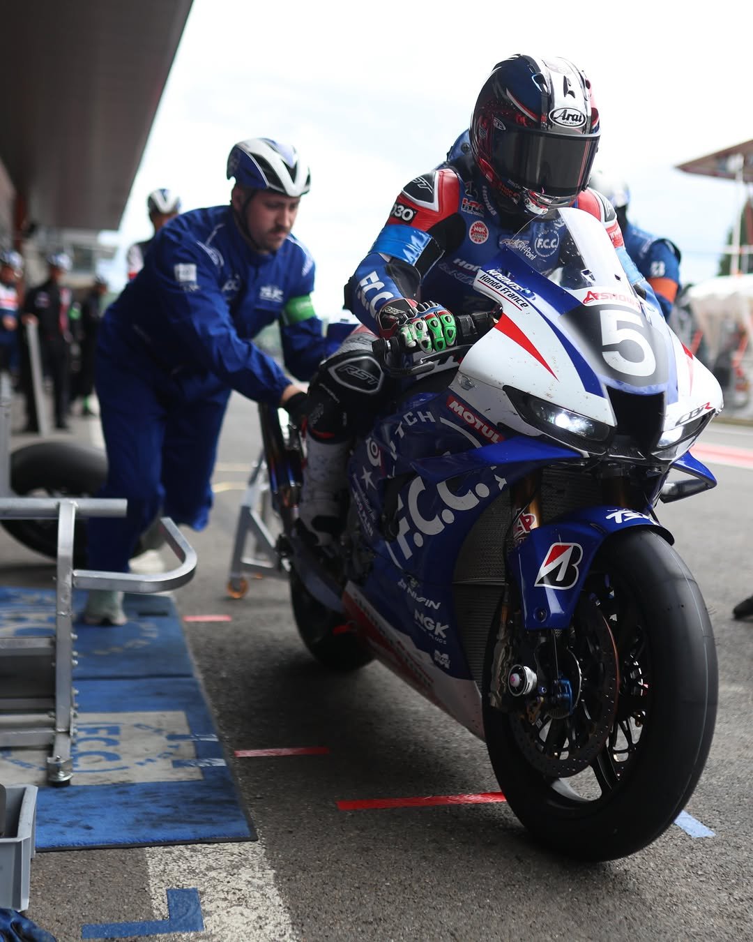 hondaracingcorporation 게시물 이미지: EWC Round 2  Belgium

F.C.C. TSR Honda France ...
