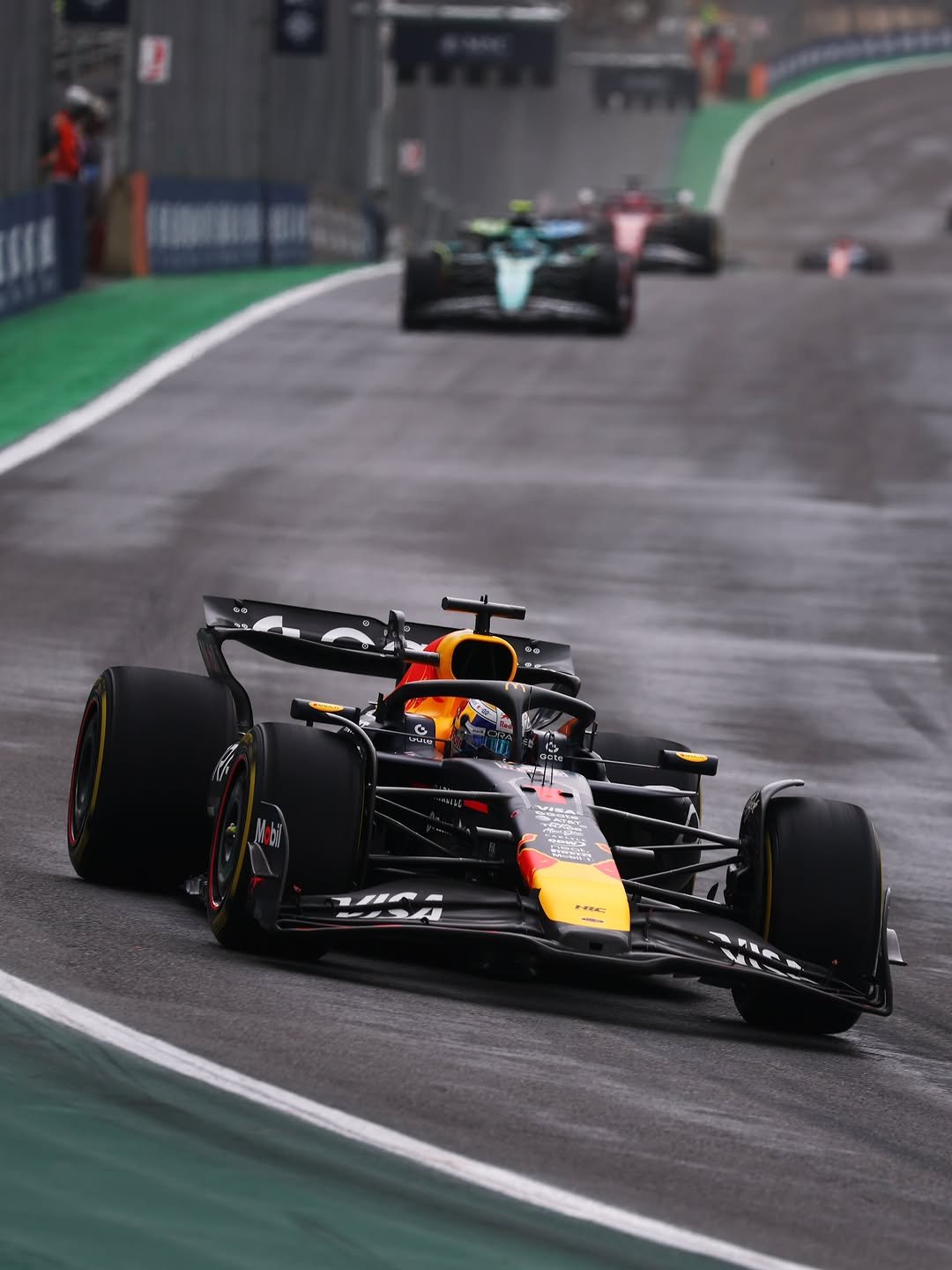 Photo shared by Honda Racing F1 on November 08, 2025 tagging @maxverstappen1. May be an image of ‎racing vehicles, race car and ‎text that says '‎60 ( מחודר مرور 4 FHC - 4 A‎'‎‎.