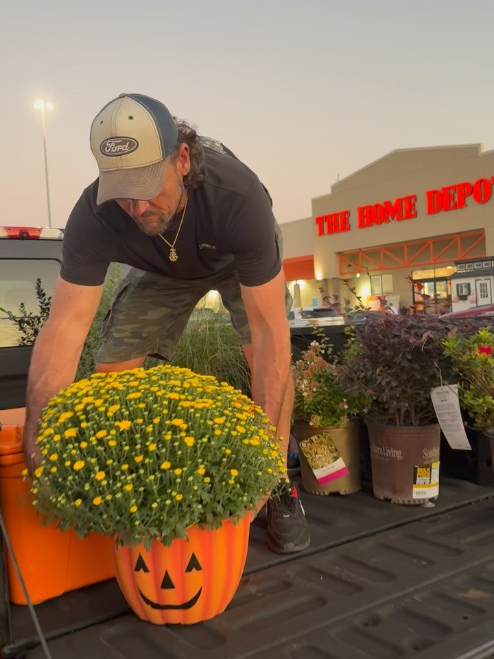 honeymoon 게시물 이미지: Happy birthday week to the sweetest guy I know 
❤️🦆