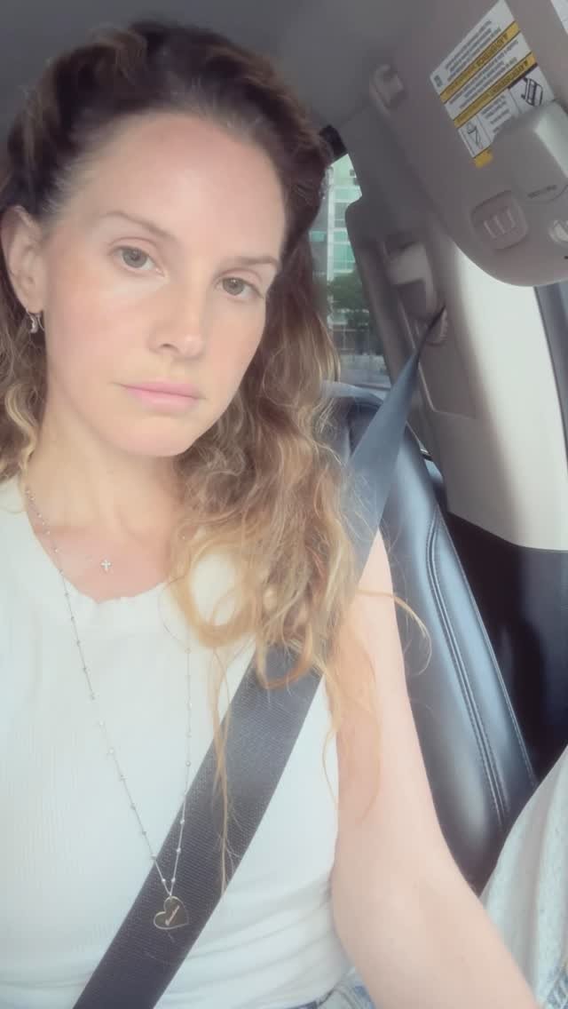 honeymoon 게시물 이미지: Track 13
@jackantonoff