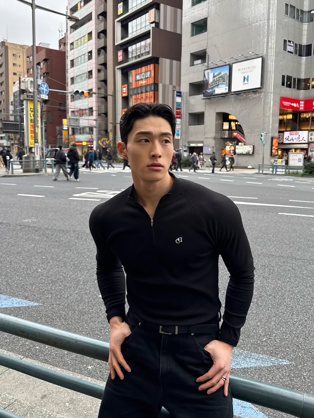 Photo shared by 홍버즈 on January 20, 2026 tagging @chuckdo_.