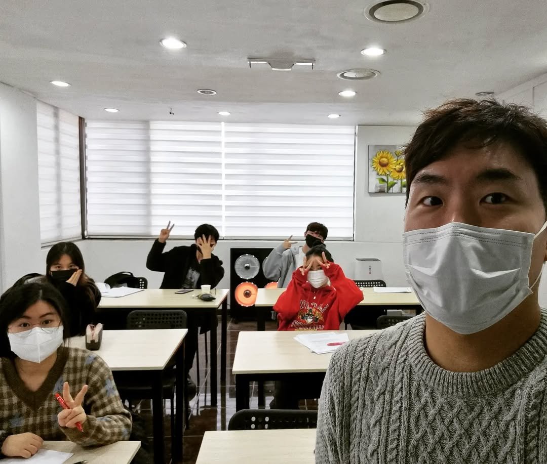 hongdaesatam 게시물 이미지: 종강. 행복한 시간이었기를. 앞으로가 더 행복한 시간이기를.