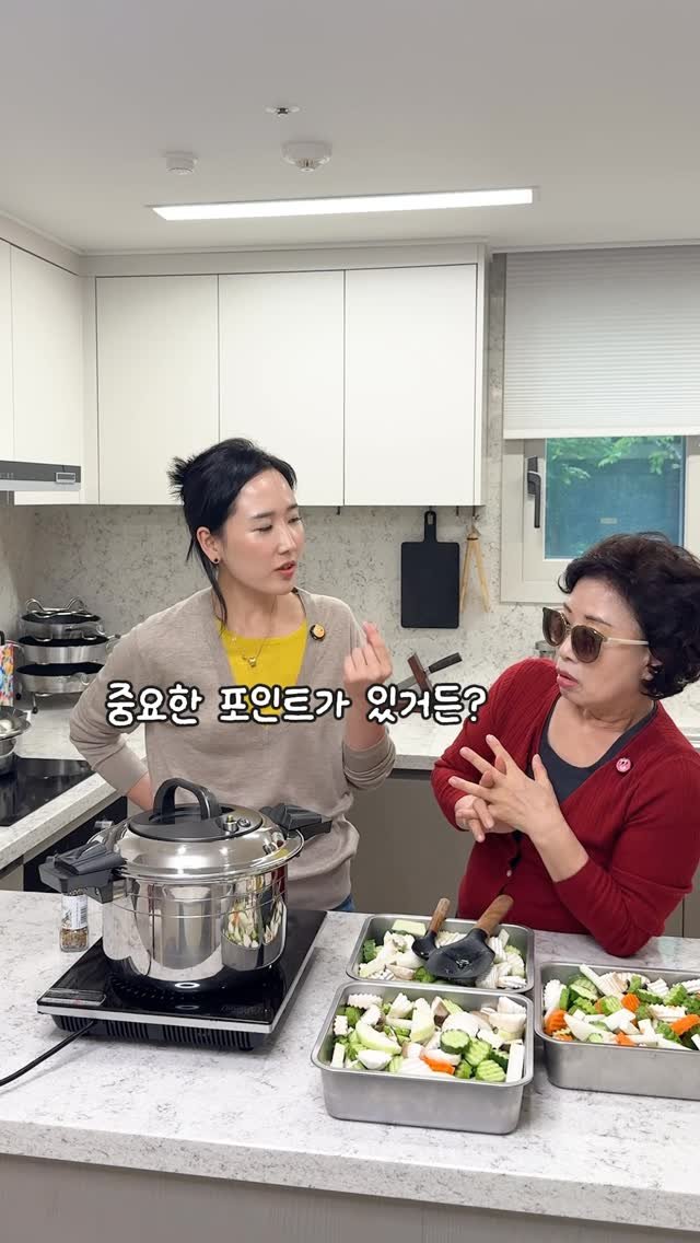 hoo_mom__ 게시물 이미지: 문의 많았던 진짜~ 맛있는
수제피클  레시피 공유!

요새 오이가...