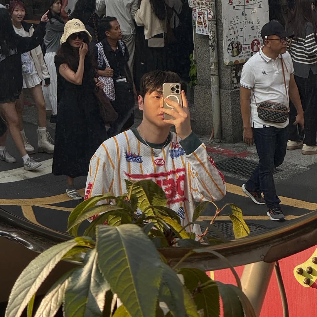 hooignite 게시물 이미지: 빛 들어오는 골목길이 이뻤음 비눗방울로 대만 애기들 꼬시고
愛做肥皂泡的男人
I‘m...