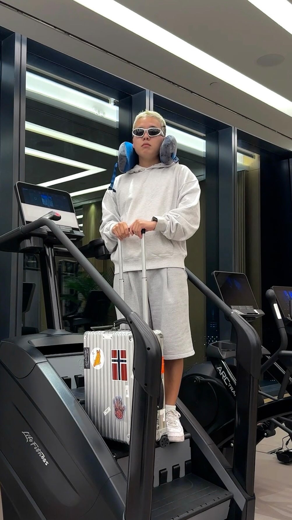 hoon2trip 게시물 이미지: + 1분마다 여권 확인하기

📍Park Hyatt Kuala...