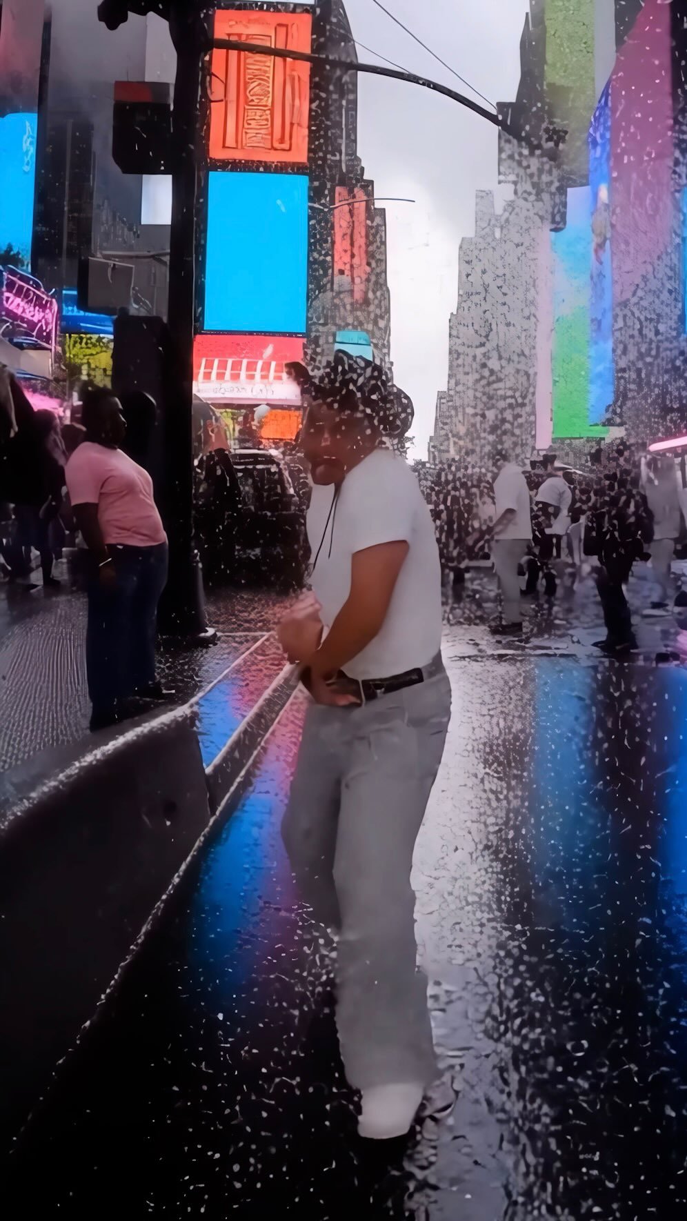 hoon2trip 게시물 이미지: 보법이 다른 요즘 춤영상 편집법 알려줄게🔥

[프롬프트 예시]
Change...