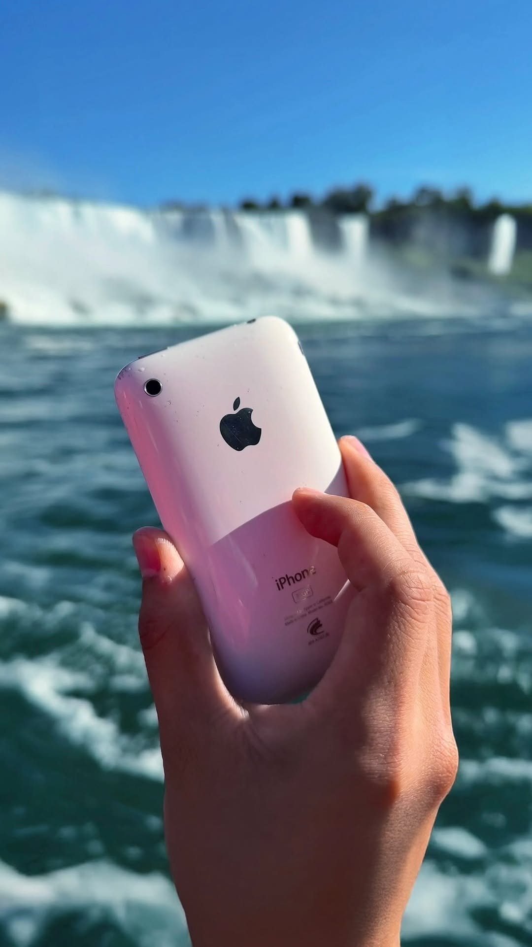 hoon2trip 게시물 이미지: @필카를 왜 사? 난 이미 서랍에 있는데 🤷‍♂️

🇨🇦 여행갈 때 예전 스마트폰도...