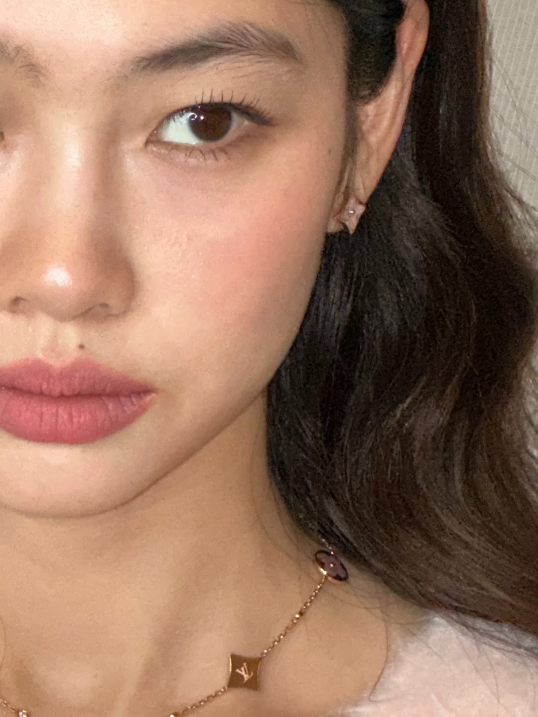 Photo shared by Hoyeon on March 11, 2026 tagging @aeriyun, @jomimimimijo, and @hh3116. May be a closeup of one or more people, makeup, necklace, choker and text.