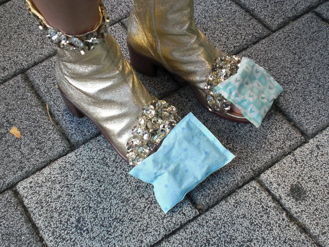 Photo by Hoyeon on December 30, 2025. May be an image of boots, tinfoil, bandage and text.