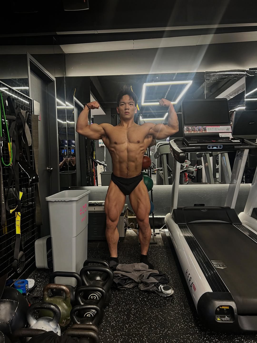 horuragi__ 게시물 이미지: :
송철민 28세, 170cm 87kg
놀랍게도 대회 경험이 없는 헤비급 내추럴...