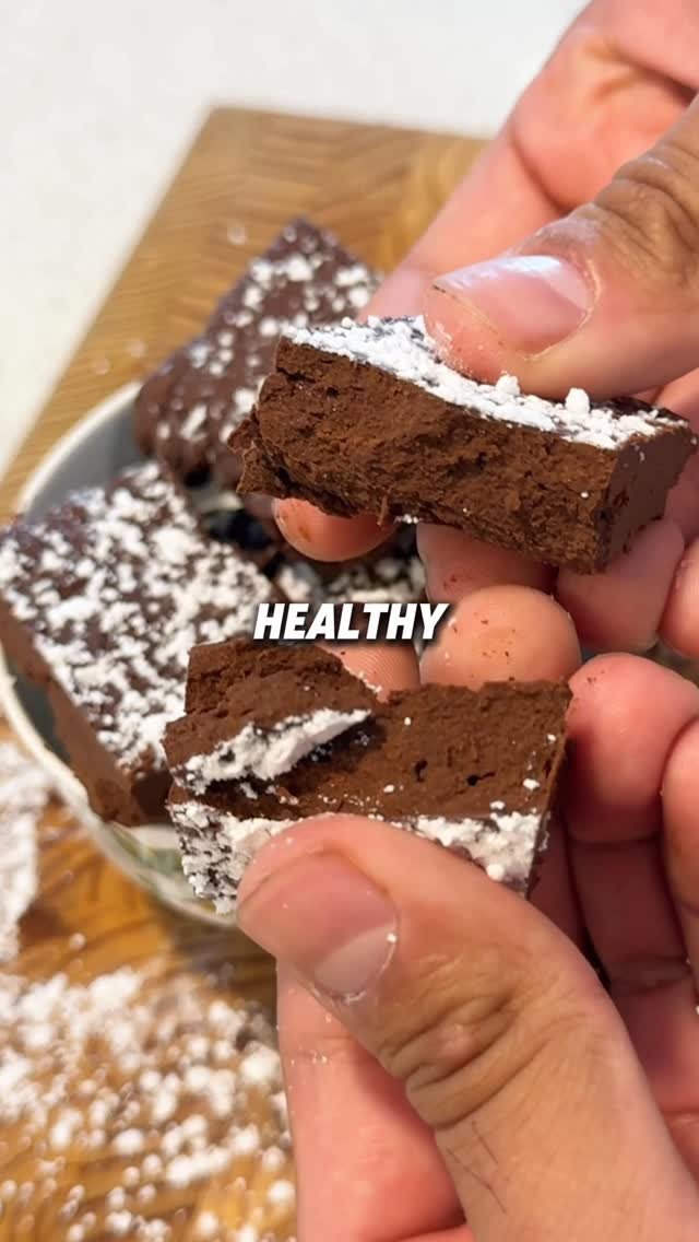 hosseinfitness_ 게시물 이미지: 🍫 2 INGREDIENT HEALTHY FUDGE 🍫

Ingredients:...