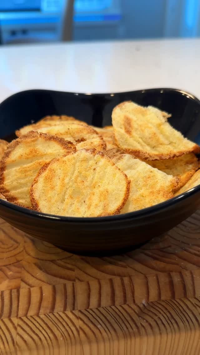 hosseinfitness_ 게시물 이미지: 🔥🥔 HEALTHY
POTATO CHIPS 🥔🔥

Tracking it with...