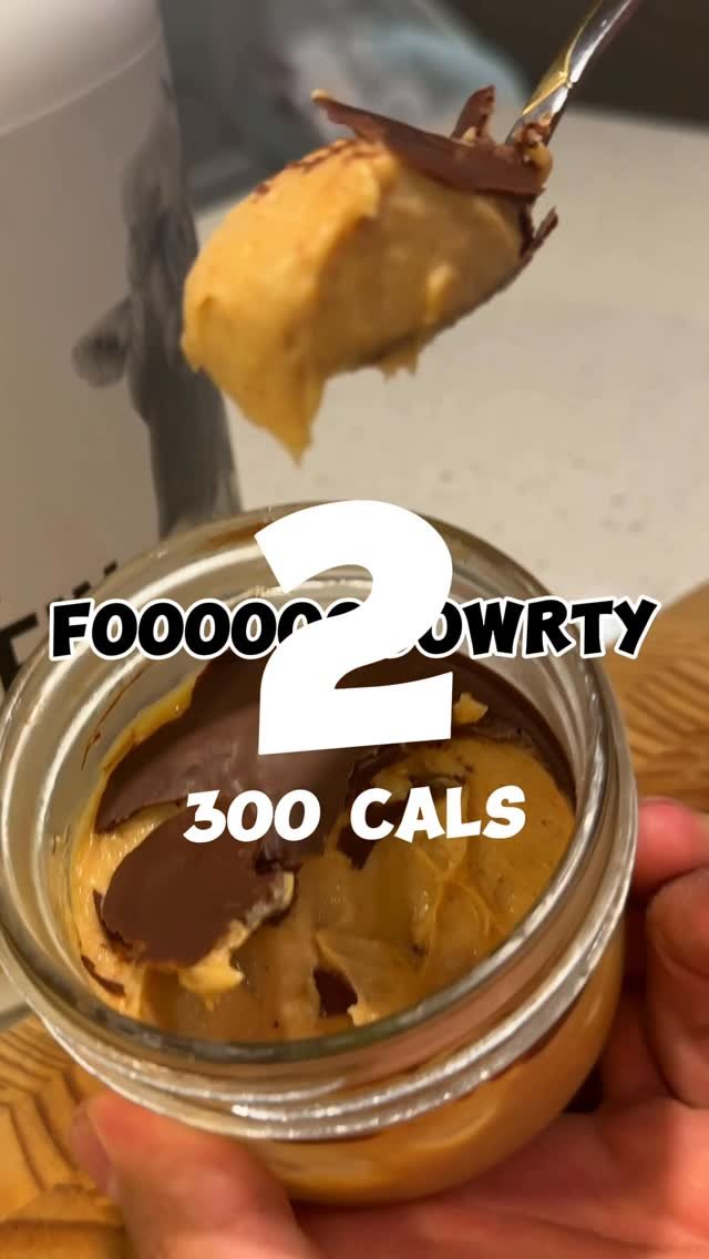 hosseinfitness_ 게시물 이미지: 🥜 GIANT PROTEIN PB CUP 🥜

Ingredients: 👇🏽

1...