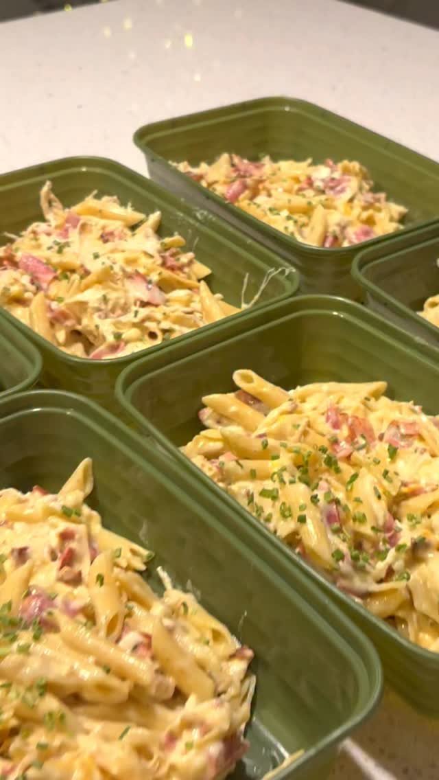 hosseinfitness_ 게시물 이미지: 🔥 SUPER EASY CHICKEN BACON RANCH PASTA 🔥

📚...