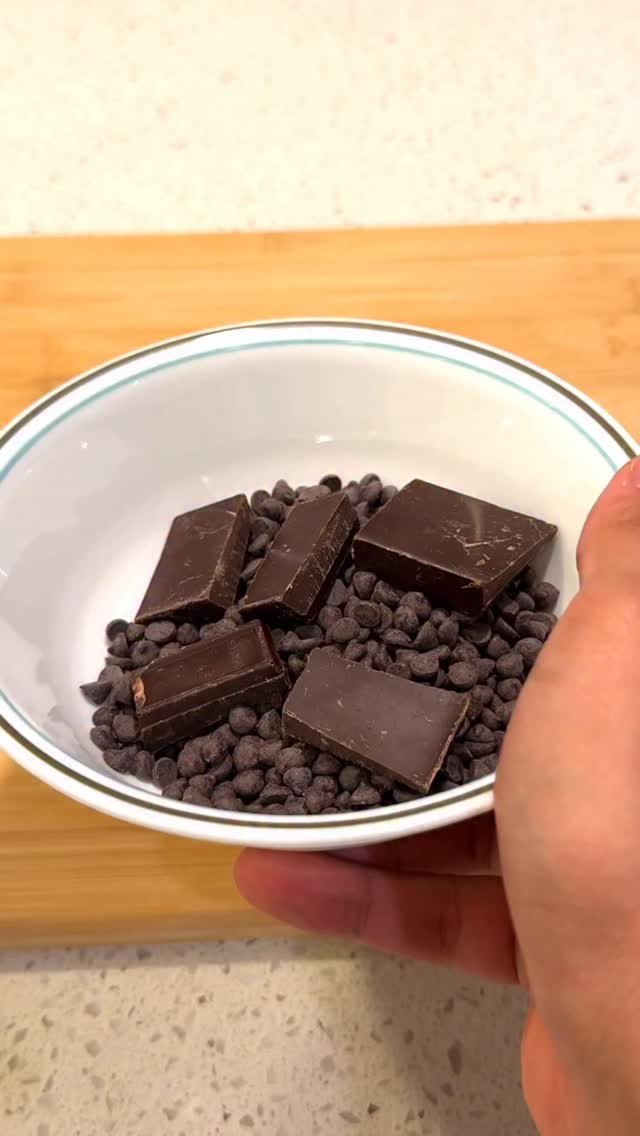 hosseinfitness_ 게시물 이미지: 🍫 2 INGREDIENT HEALTHY FUDGE 🍫

Ingredients:...