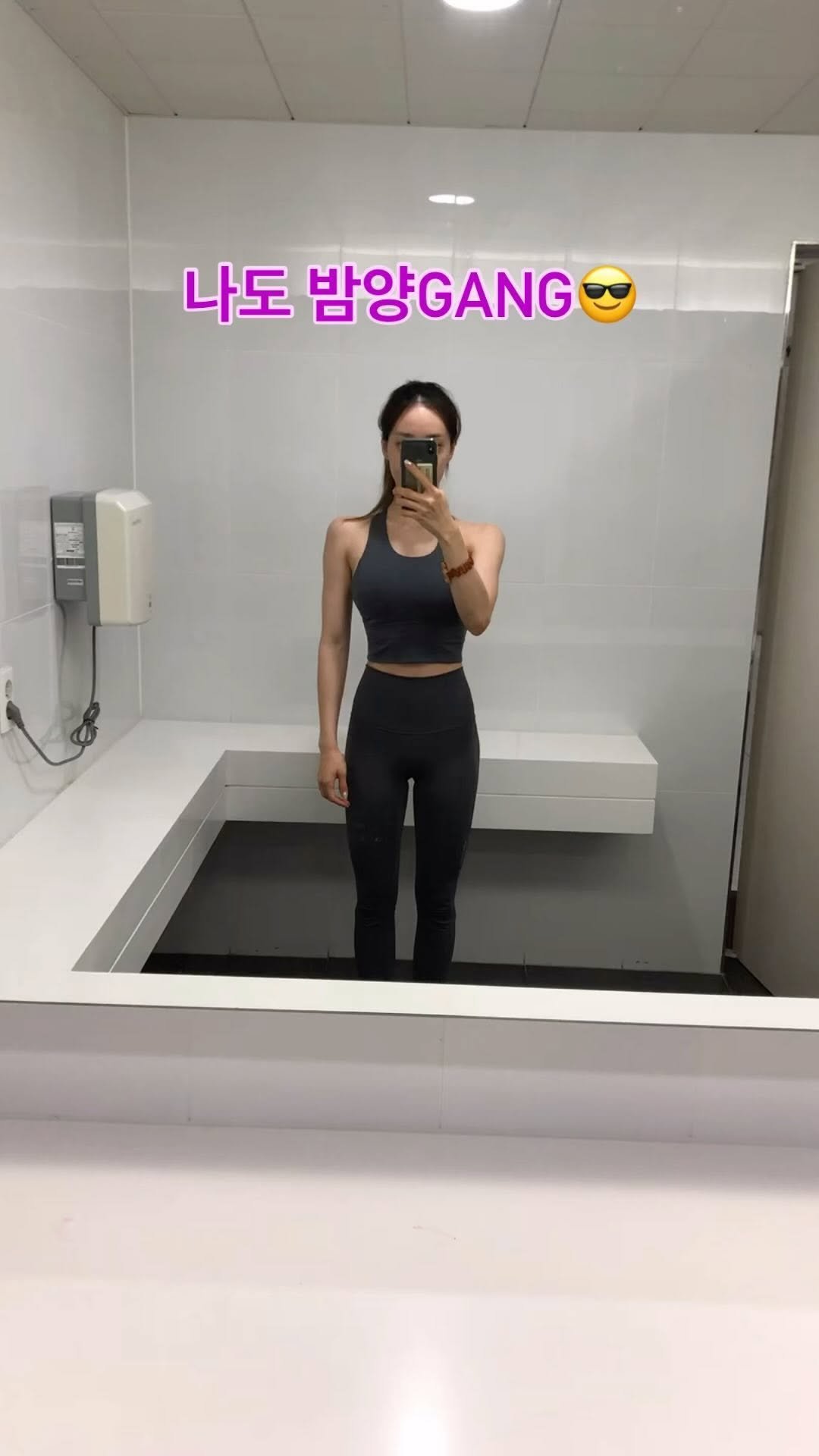 hotjjung 게시물 이미지: .
.
.
오.. 혼자서 릴스 편집했어🫢
이게 뭐라고 1시간걸리는거죠… 하핫
핫쩡의...
