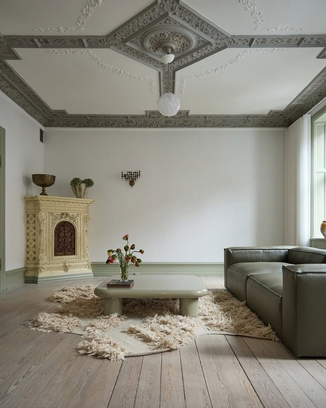 Photo by HPIX 에이치픽스 on April 17, 2026. May be an image of sofa, carpet, living room, hearth, indoors and text.