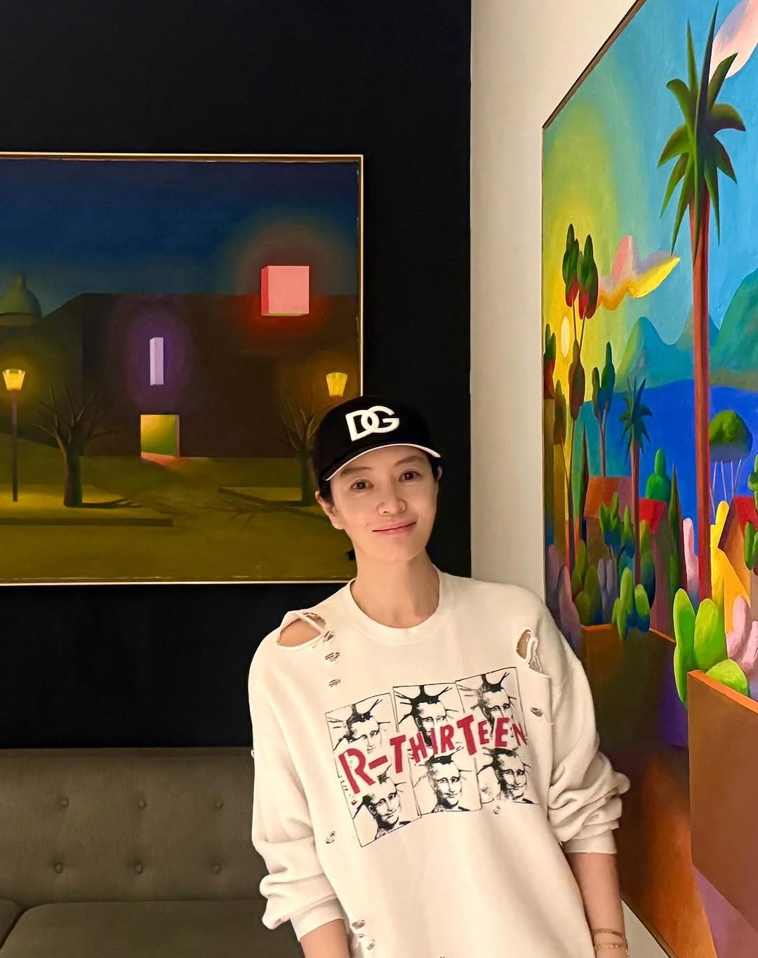 Photo by 김혜수 Hye Soo Kim on October 08, 2025. May be pop art of 1 person, hat, sweatshirt, top and text.