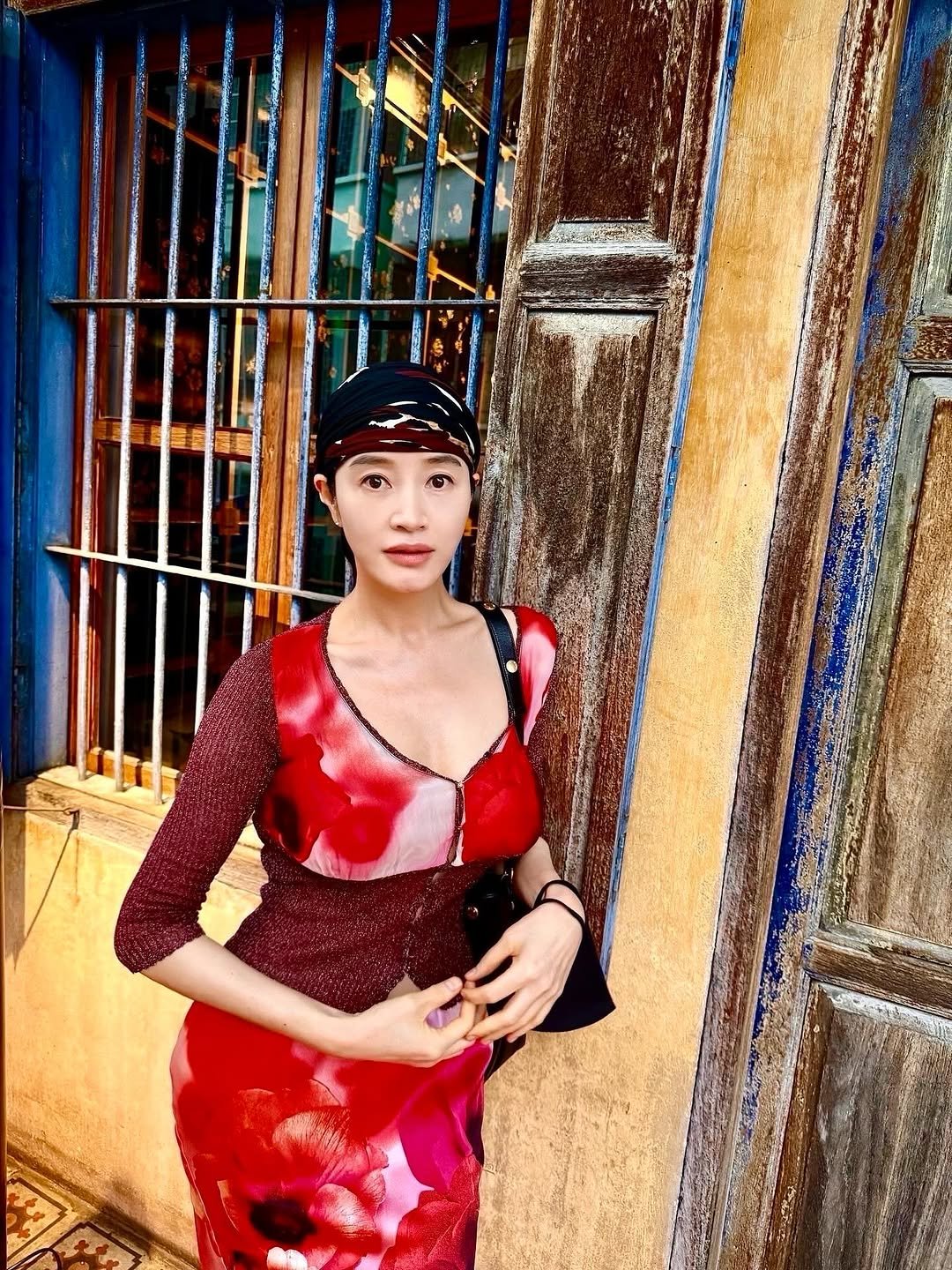 Photo by 김혜수 Hye Soo Kim on August 23, 2025. May be an image of 1 person, dress and text.