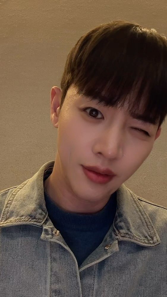 hsmong2021 게시물 이미지: 꽃요정들 손은 항상 고생한 손이라 ㅋㅋㅋ
네일케어 드디어… 받음 ㅠㅠ 
남자손톱케어...