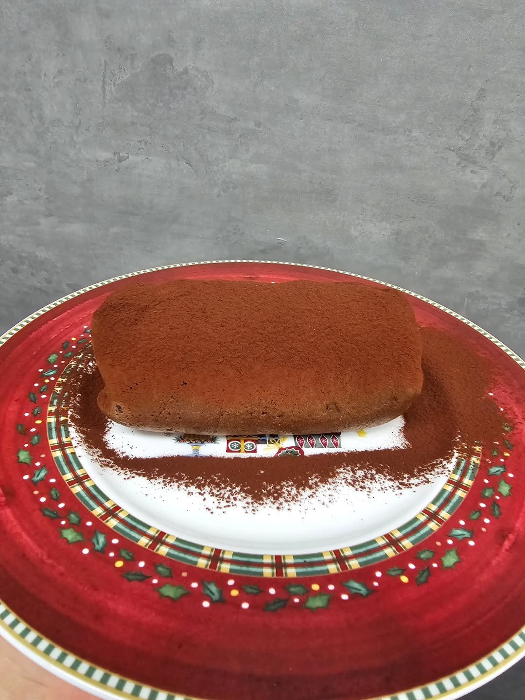 Photo by 강릉카페 강릉가볼만한곳 디저트카페 HU_C 허씨커피 on December 24, 2025. May be an image of chiffon cake, chocolate cake, tiramisu, gingerbread cookie and text.