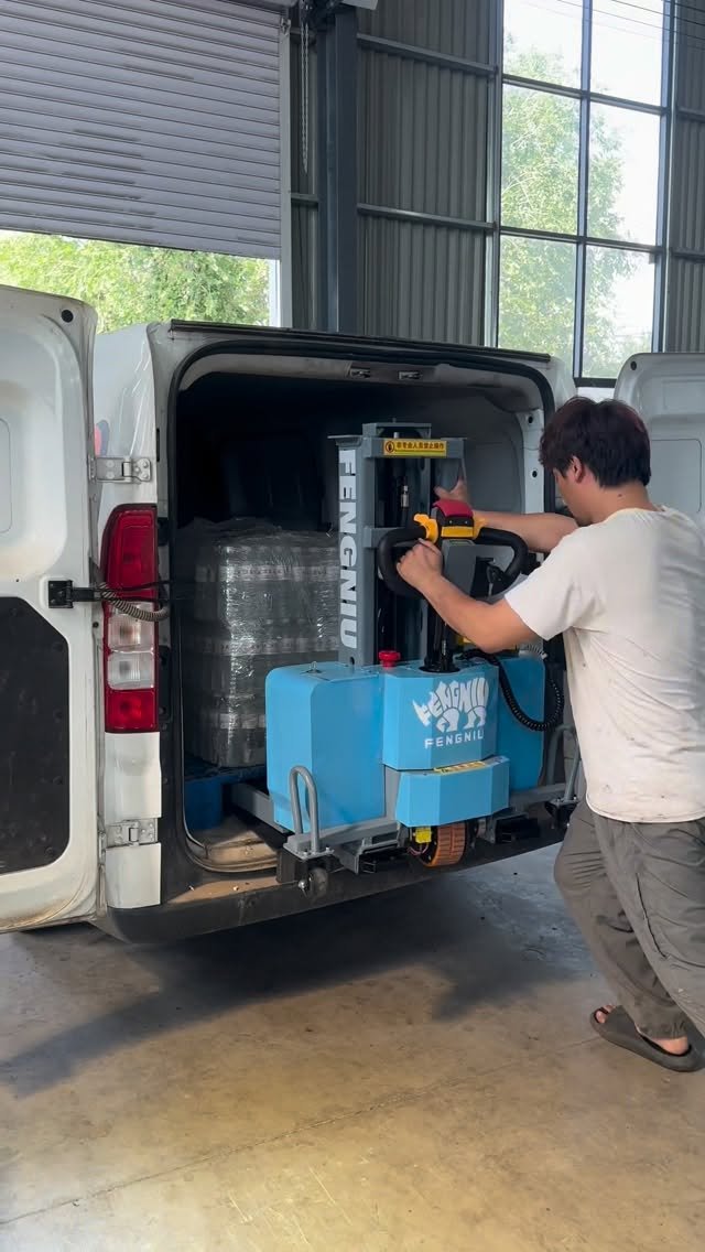 huahuawangwang 게시물 이미지: Pallet trucks that follow your vehicles for...