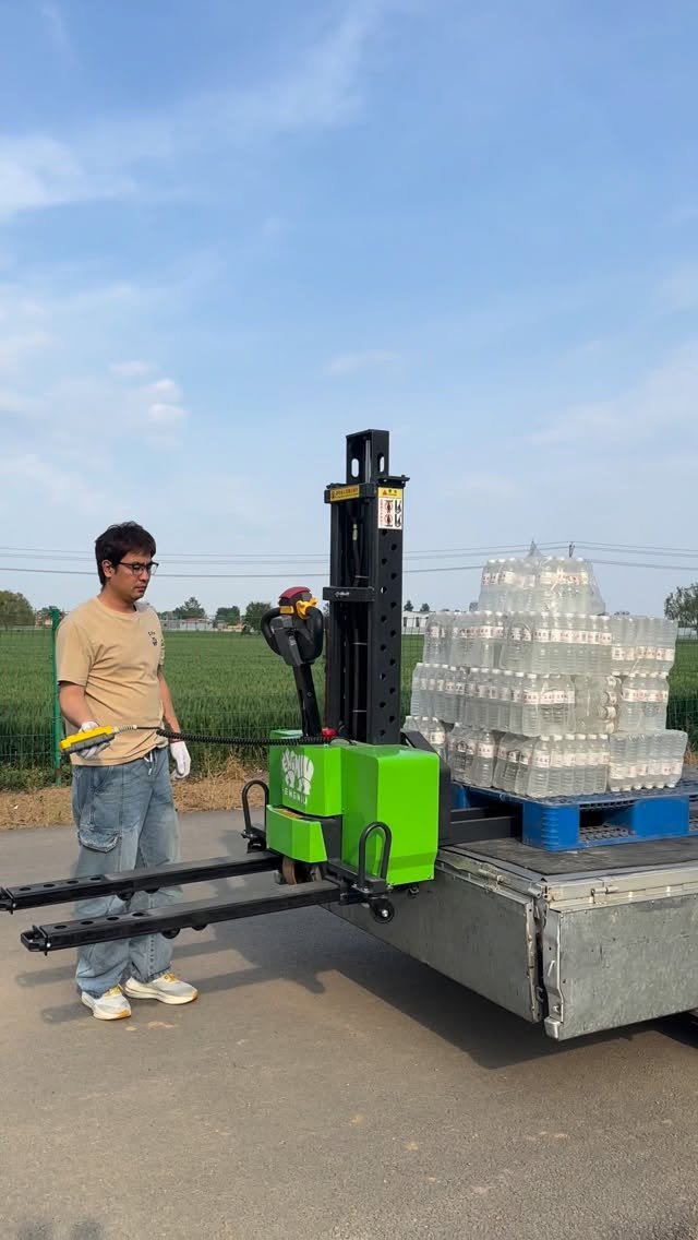 huahuawangwang 게시물 이미지: Portable pallet truck that follows your...